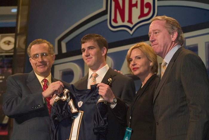 2004: Eli Manning drafted by the Chargers and traded