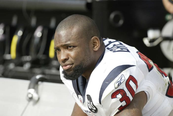 2007: Ahman Green signs with Texans