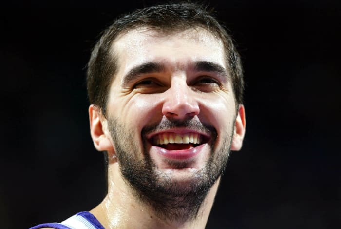 Peja Stojakovic goes No. 14