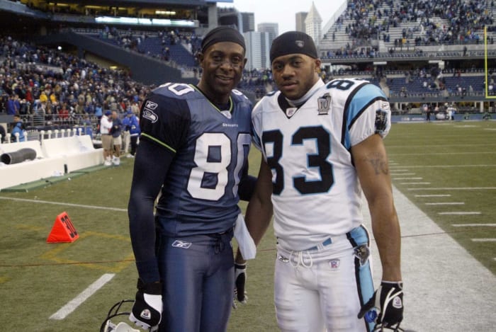 2004: Raiders trade WR Jerry Rice to Seahawks