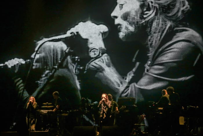 "Bodysnatchers" [Radiohead] (2008)