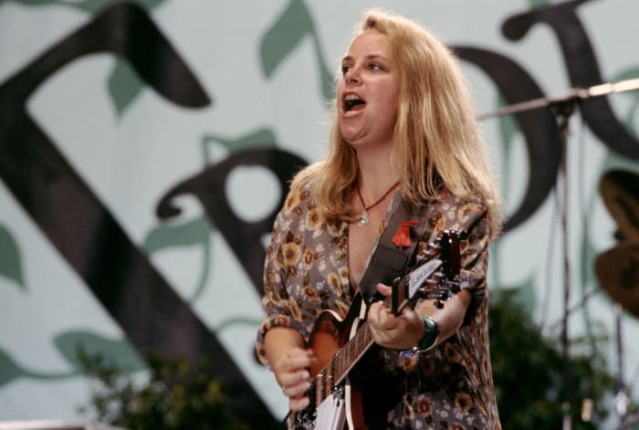 Mary Chapin Carpenter takes a dig with "Opening Act"