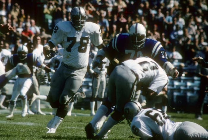 Art Shell, OT, Maryland State