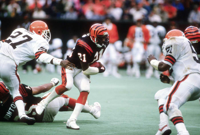 Bengals steal James Brooks from Chargers