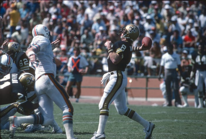 New Orleans Saints: Archie Manning dealt after 11 seasons