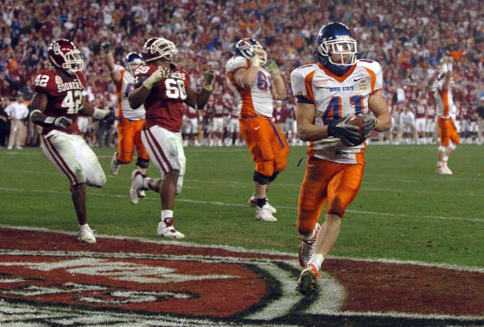 Boise State beats Oklahoma in famous fashion