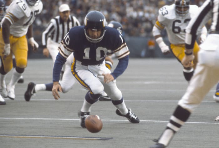 Super Bowl IX: Terry Bradshaw, Pittsburgh Steelers, and Fran Tarkenton, Minnesota Vikings