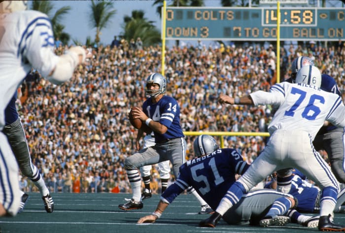 Dallas Cowboys: Craig Morton for Roger Staubach (1971)