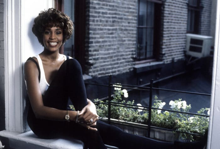 “I’m Your Baby Tonight” – Whitney Houston (1990)