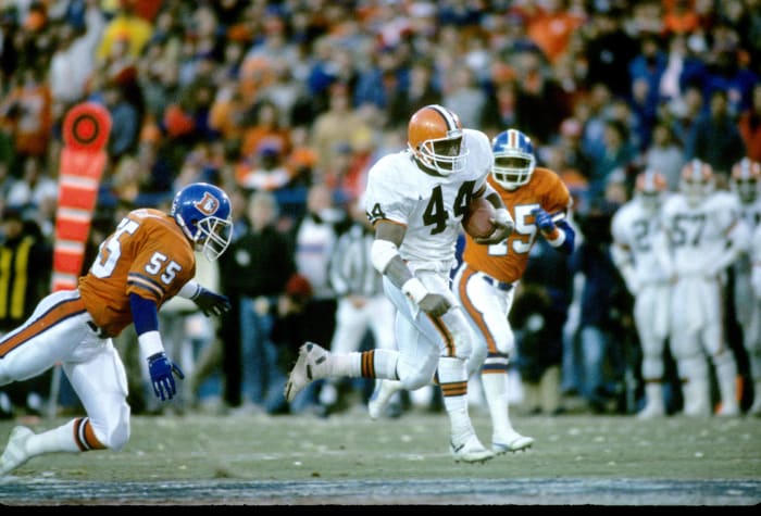 Earnest Byner fumbles