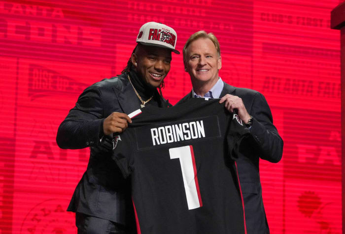 Atlanta Falcons: Drafting Bijan Robinson