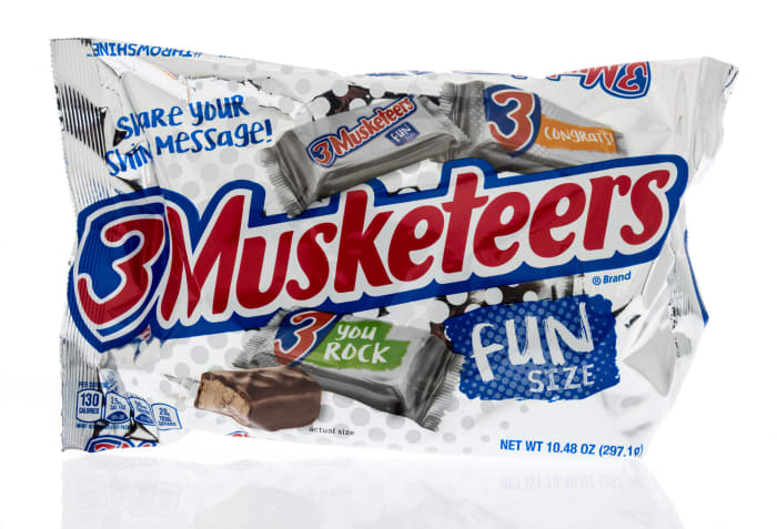 Treat: Three Musketeers