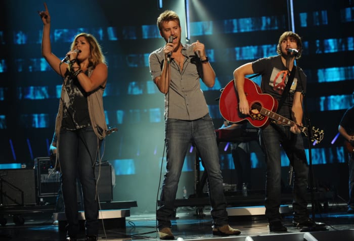 2009: The CMT Awards move back to June