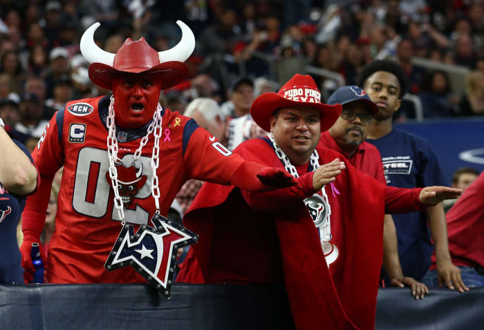 Die-Hard or Fair-Weather Fans? Ranking All 32 NFL Fan Bases