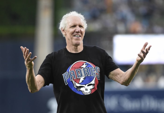 Bill Walton was at the Grateful Dead New Year's Eve show wearing