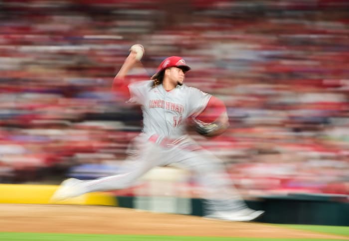 Los rojos actúan Luis Castillo