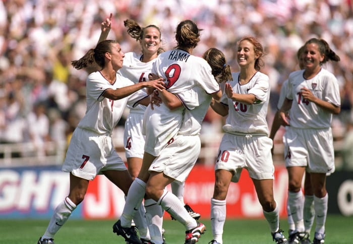The Best Moments in Women's Sports History (PHOTOS)
