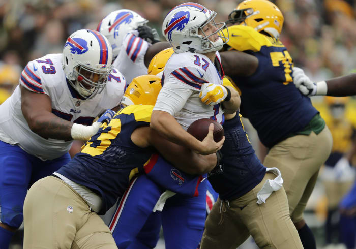 Buffalo Bills: Rebuilding offense short on talent