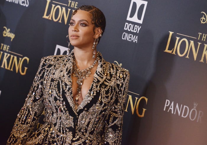 Beyoncé, “TEXAS HOLD 'EM”