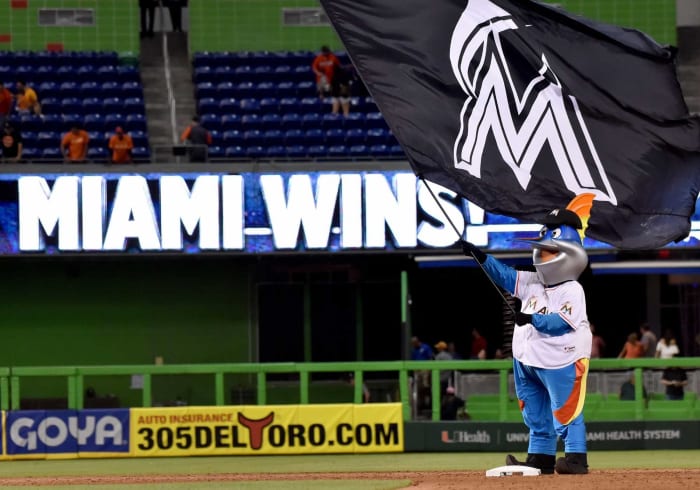 Marlins select Sterling Sharp in Rule 5 draft