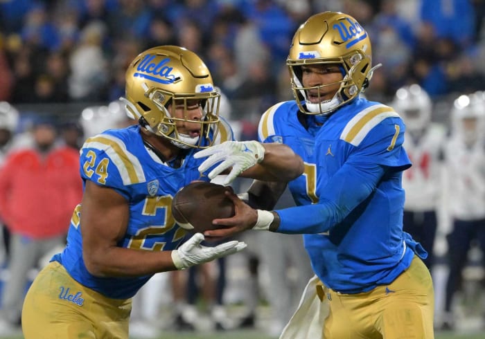 Seattle Seahawks: Drafting Zach Charbonnet