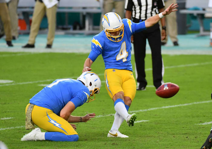 When will the Chargers wear each uniform during the 2020 season?