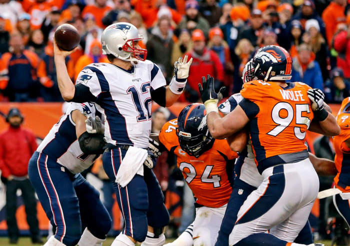 2015 season: Broncos halt Patriots' two-point conversion