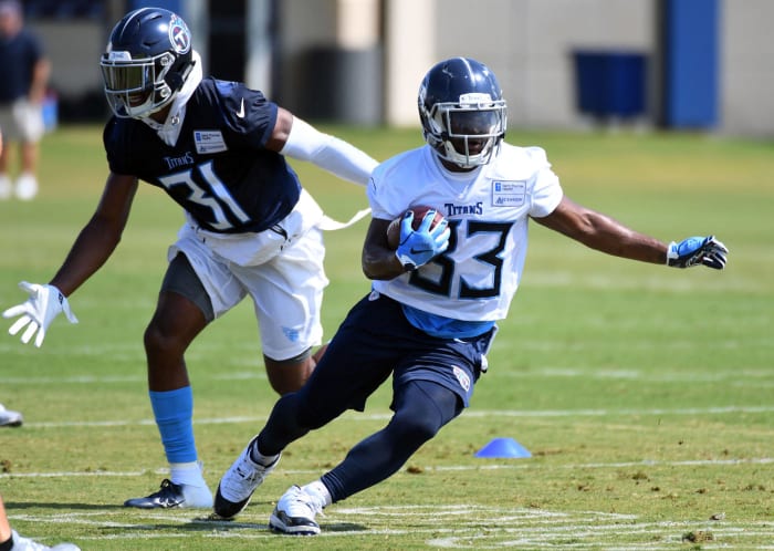 Worst: Titans sign Dion Lewis