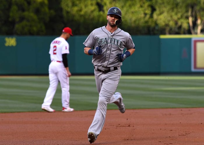 Mariners complete their firesale