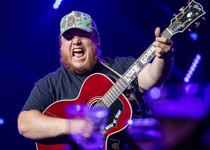 Male Vocalist of the Year: Luke Combs
