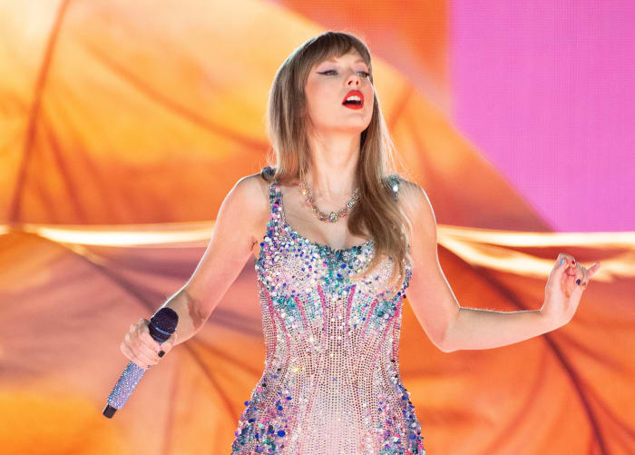 Taylor Swift, "Blank Space" (AMAs)