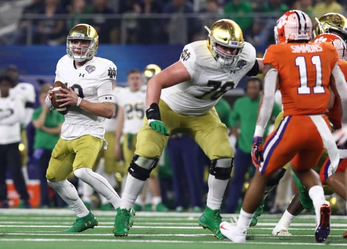 Cleveland Browns: Tommy Kraemer, OL, Notre Dame