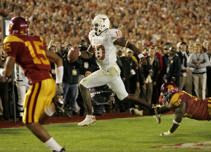 Jan. 4, 2006 – Vince Young leads comeback for national title