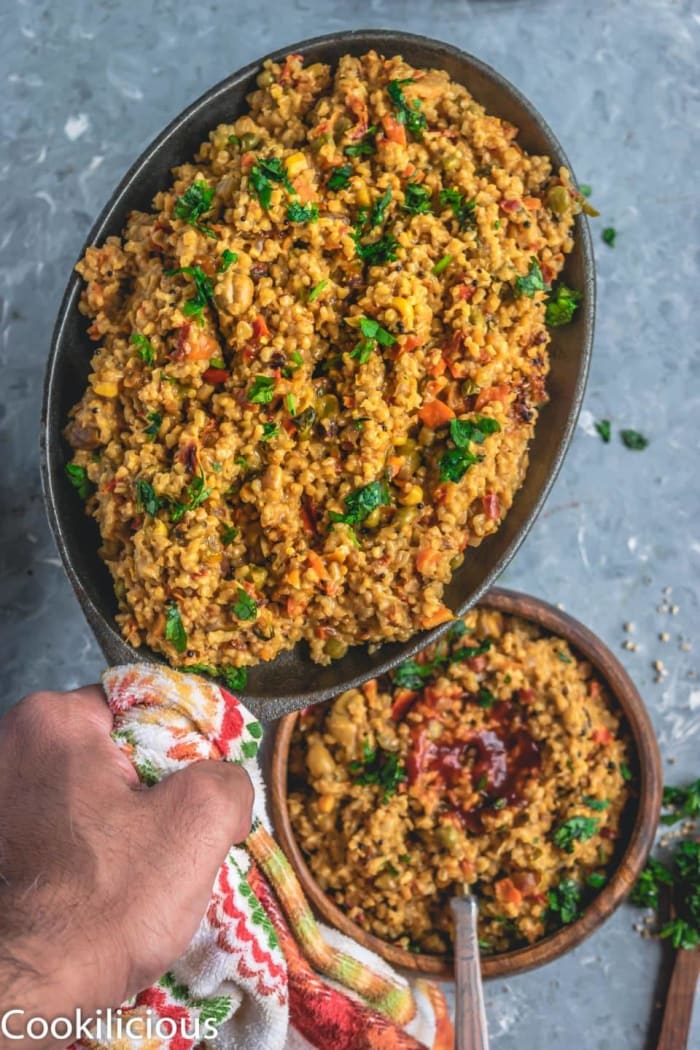 Oats and vegetable upma