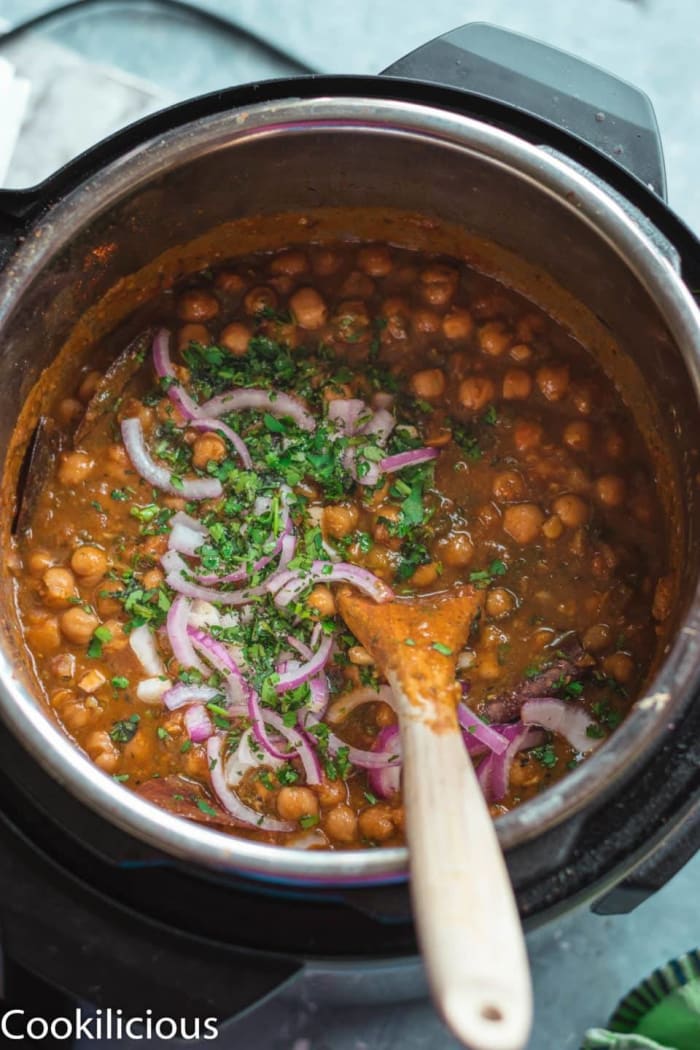 Chickpeas and spinach masala