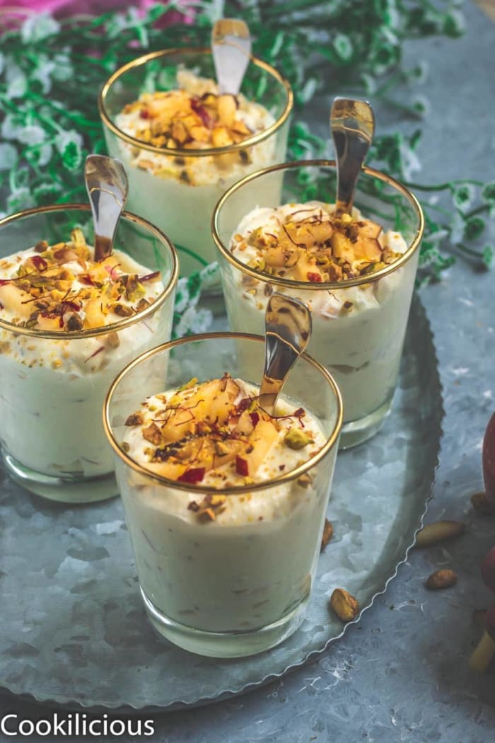 Apple and pistachio mousse
