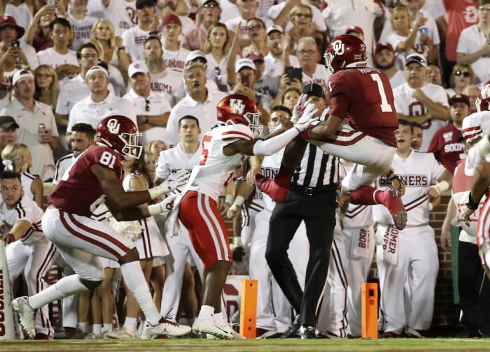 Jalen Hurts has a debut to remember for Oklahoma