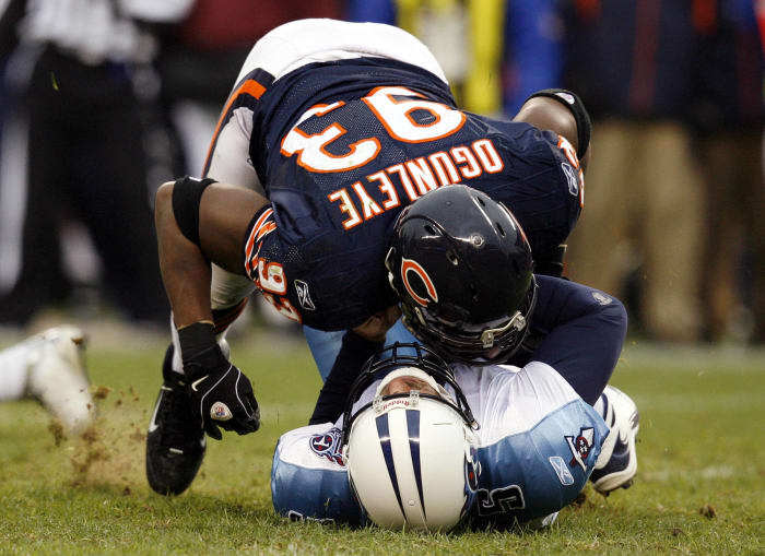 2004: Bears, Dolphins swap Pro Bowlers