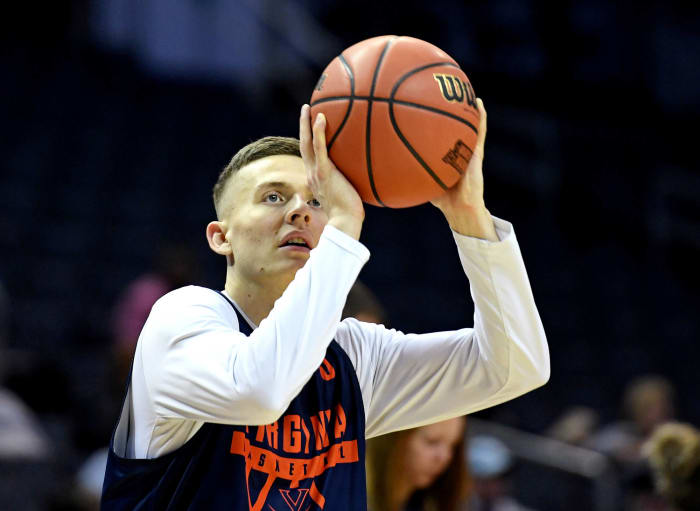 Virginia Cavaliers (+1,800)