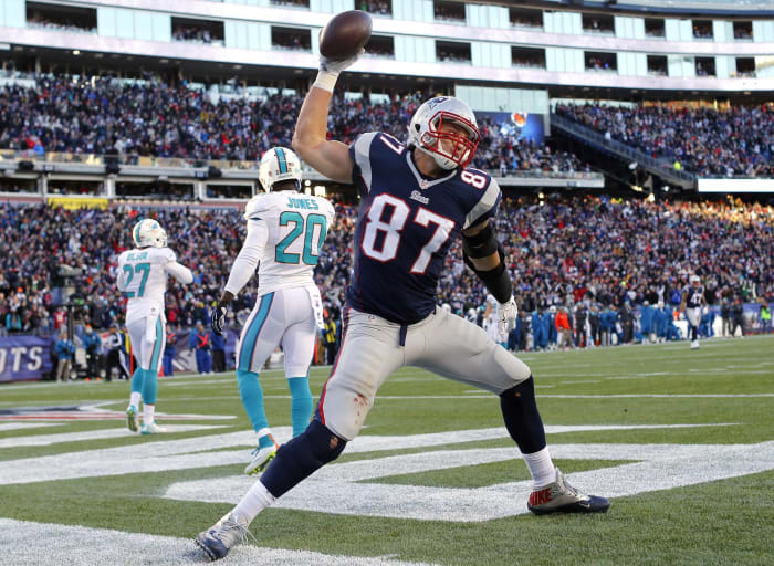 New England Patriots Rob Gronkowski runs off the field following the 39-26  win over the Pittsburgh Steelers at Heinz Field in Pittsburgh, Pennsylvania  on November 14, 2010. New England Patriots Rob Gronkowski