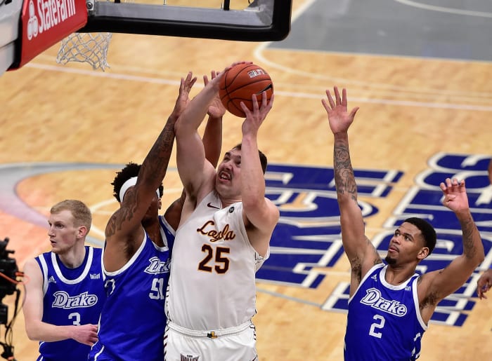 Cameron Krutwig, Loyola-Chicago