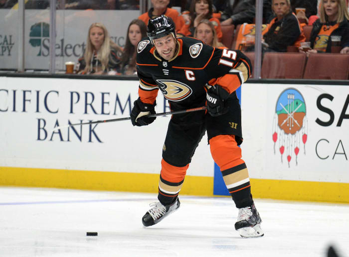 Anaheim Ducks: Get younger up front