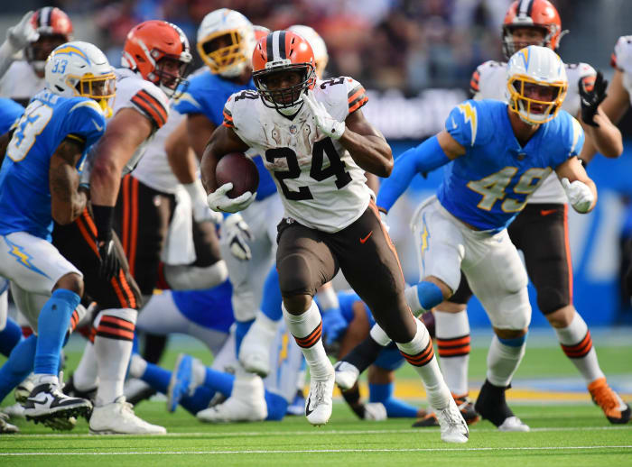 Amid historic loss, Browns ground troops dominate