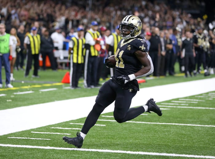 How many receptions will Alvin Kamara finish with vs. Atlanta?