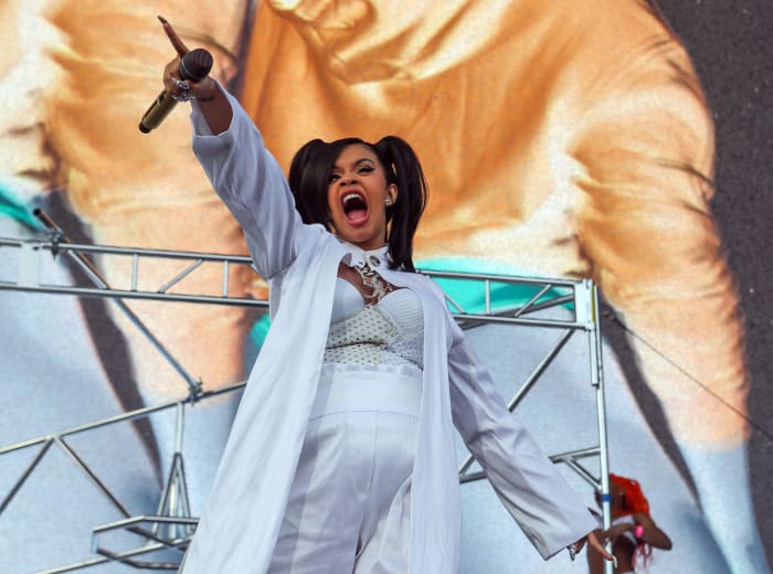 Cardi B - "Bodak Yellow" (2017)