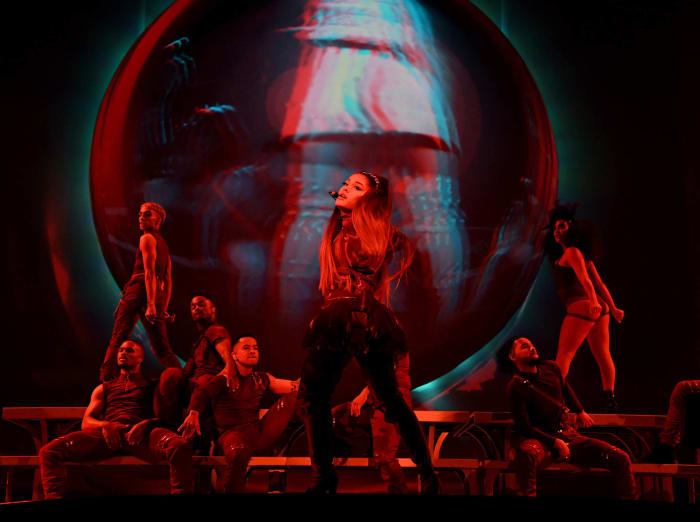 Ariana Grande, "7 Rings"