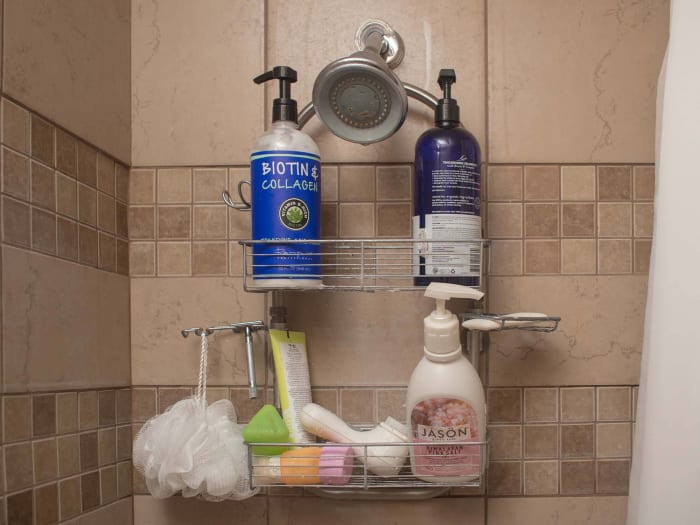 Hanging shower caddy