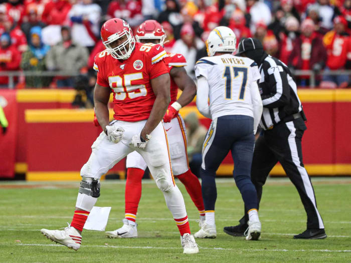 Kansas City Chiefs: Will the Chris Jones situation get resolved?