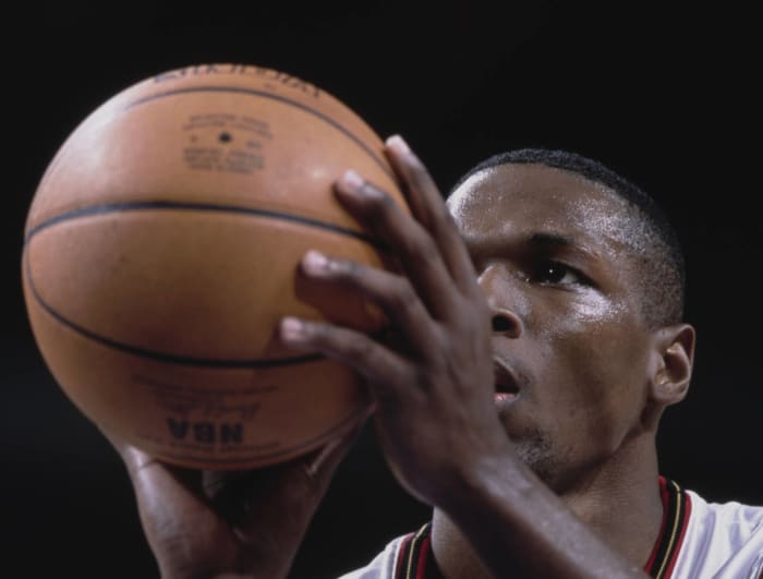Theo Ratliff, Philadelphia 76ers, 2000-01