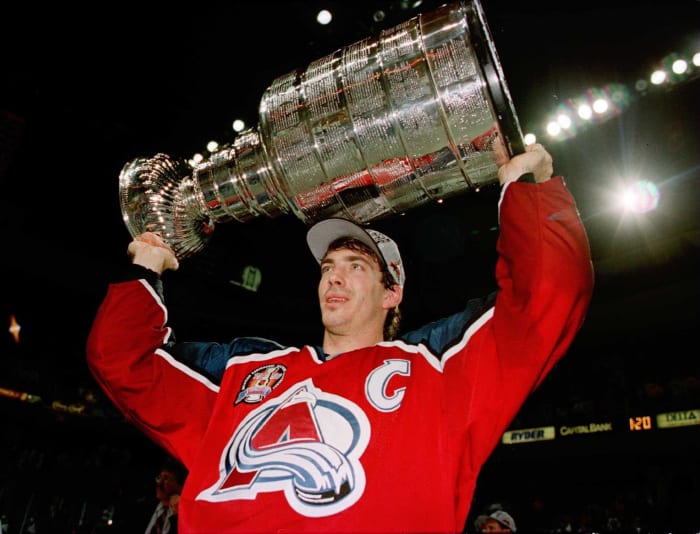 1996: Joe Sakic
